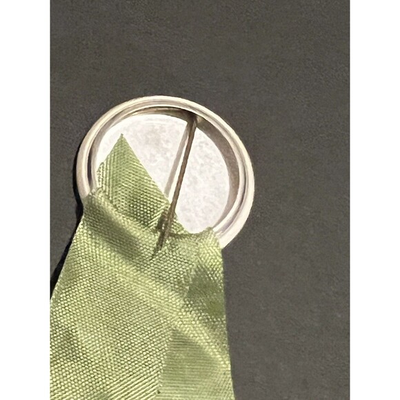 Vintage Erin Go Bragh Pinback Shamrock Two Flags and Ribbon with Leprechaun Hat - Picture 5 of 6